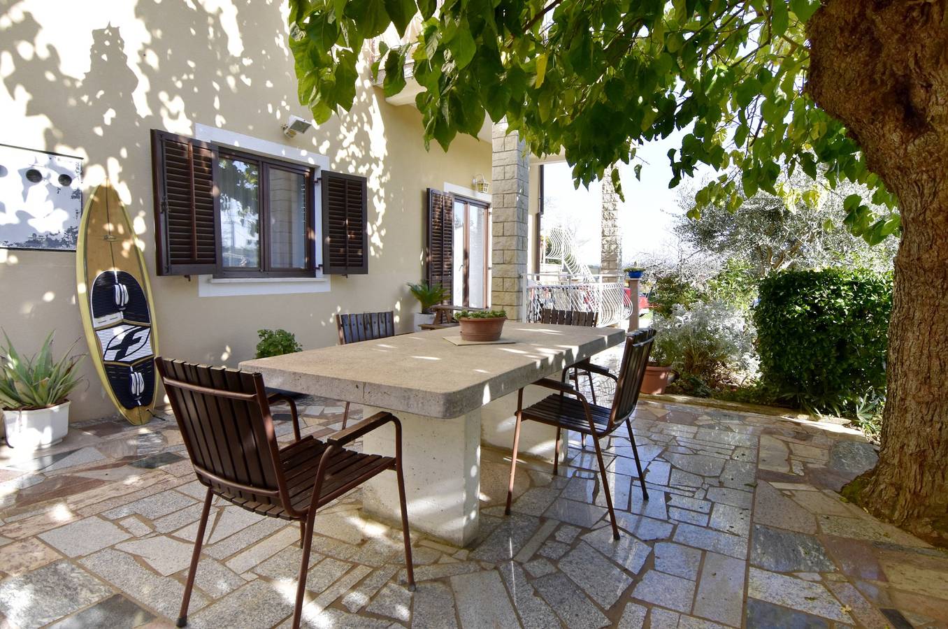Appartement entier, Retraite au rez-de-chaussée entourée par la nature in Umag, Région d'Umag