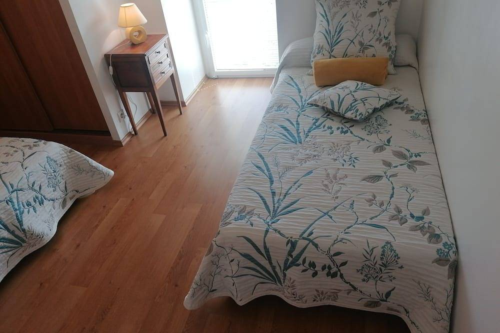 House (2 bdrms)Very comfortable 300m coastal path 1km port Le Bono Gulf Morbihan in Bono, Côte des Mégalithes