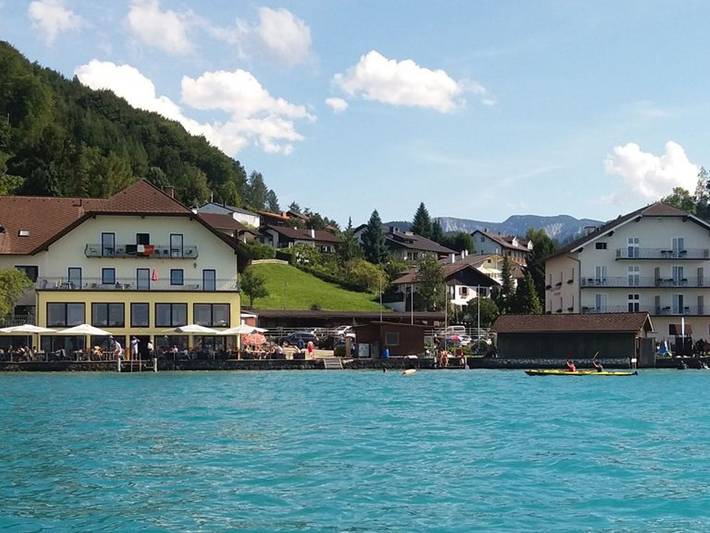 Hotel für 4 Personen, mit Garten und Seeblick sowie Sauna und Ausblick, mit Haustier in Weyregg am Attersee