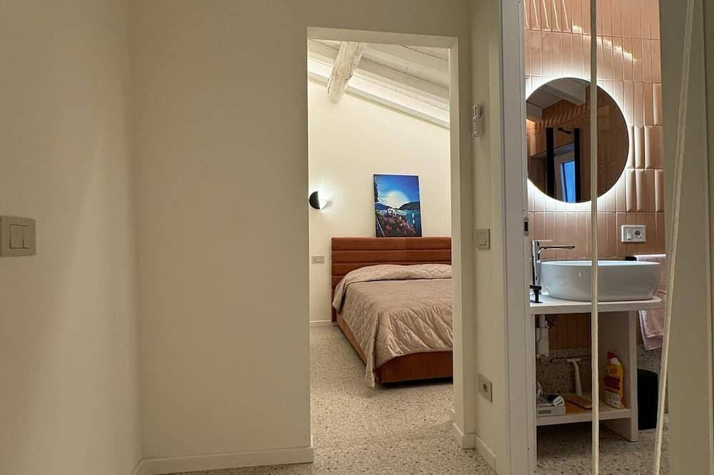 Ganze Wohnung, Tosini's Home - Emma Suite in Sale Marasino, Iseosee