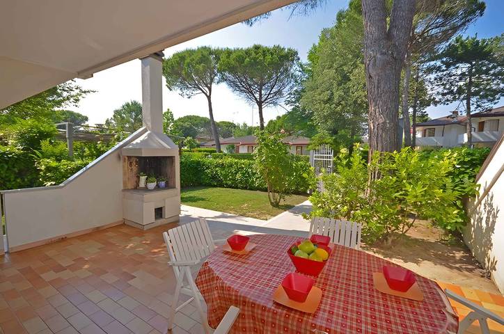 Apartamento vacacional entero, Apartamento vacacional con jardín in Bibione, San Michele al Tagliamento