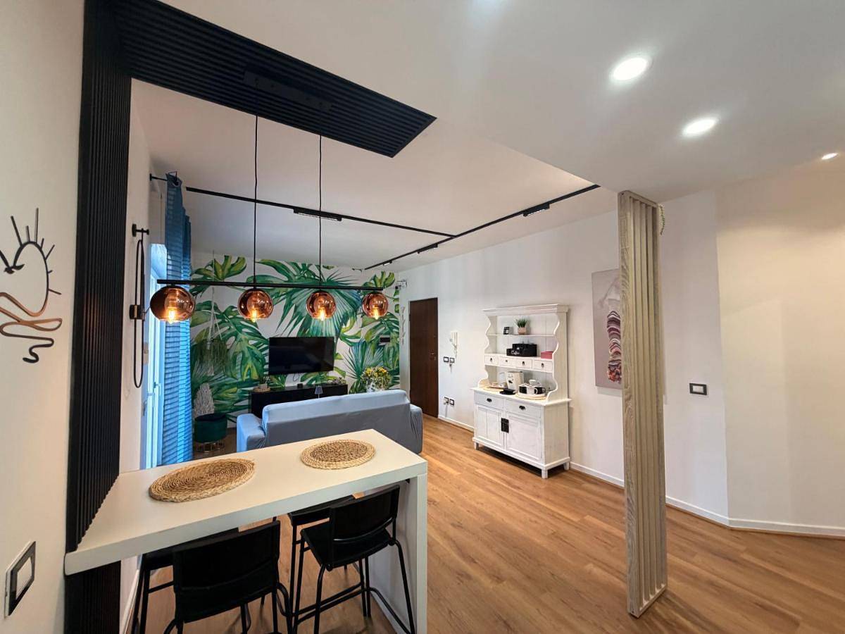 Appartamento intero, Lo Snodo Apartments cucina e parcheggio in Pomigliano d'Arco, Napoli e dintorni
