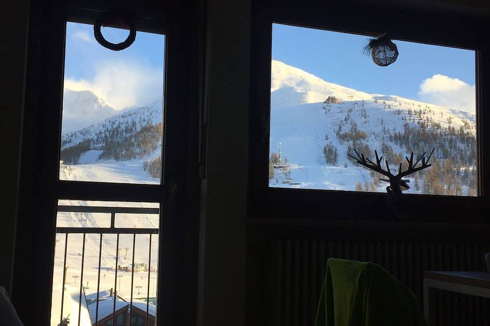 Entire apartment, Brand new apartment with amazing view and close to everything in Sestriere, Via Lattea