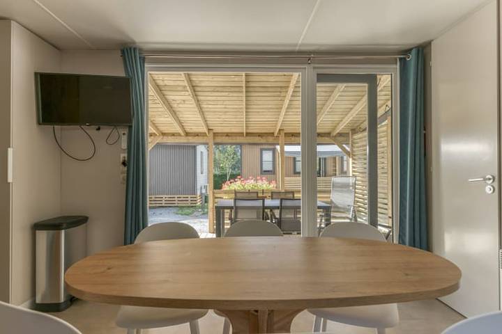 Caravane pour 6 personnes, avec terrasse et balcon/terrasse à Le Bourg-d'Oisans - 4