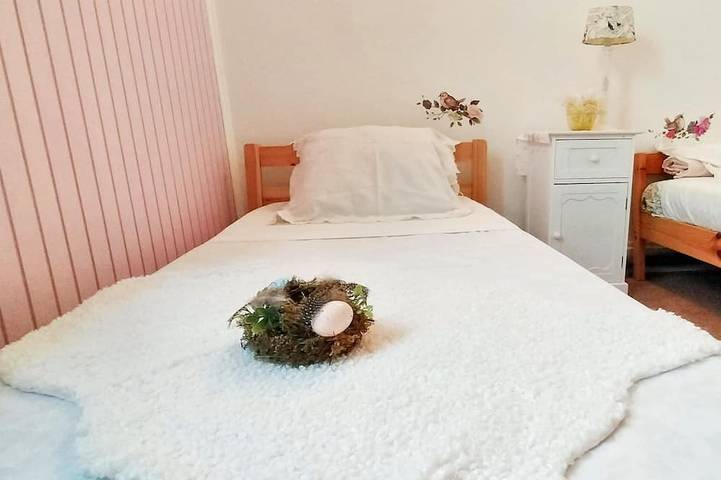 Gîte pour 4 personnes, avec jardin à Pouxeux - 2