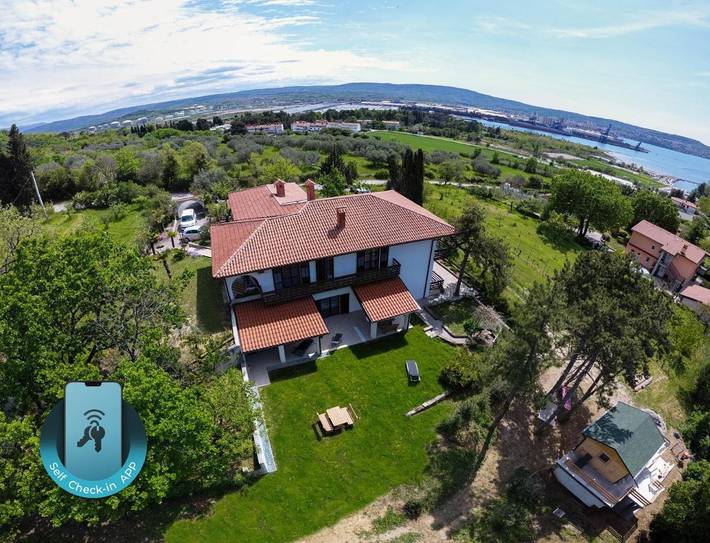 Ferienwohnung für 4 Personen, mit Garten und Ausblick
