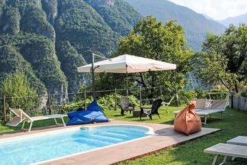 Cottage pour 10 personnes, avec jardin à Tione di Trento