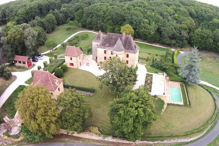 Gîte pour 14 personnes, avec Jardin et Piscine à Carlux