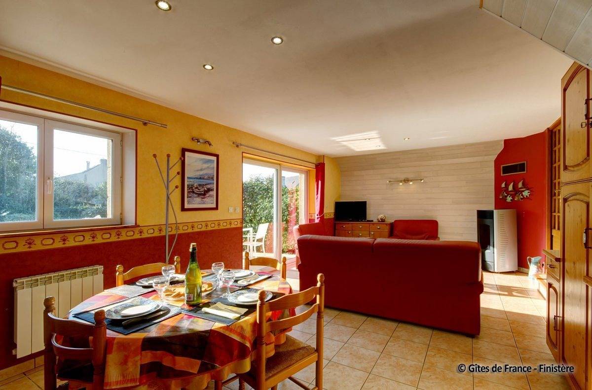 Coat madiou in Argol, Iroise