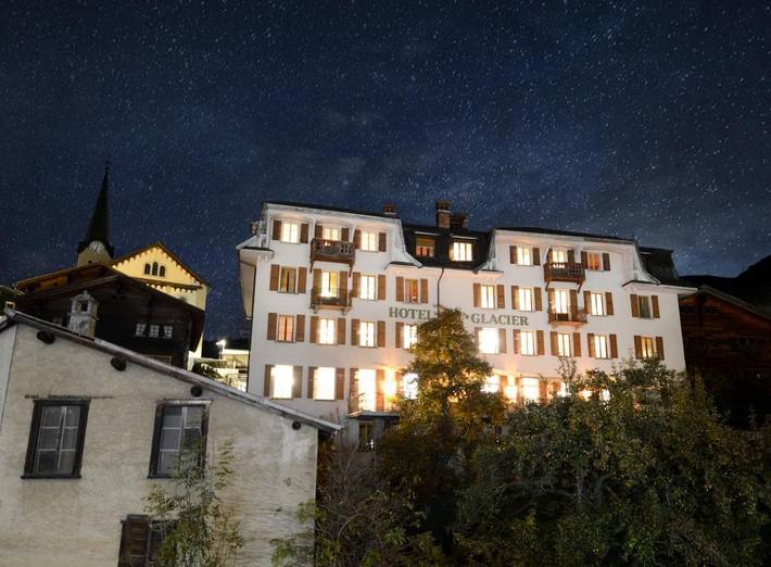 Hotel, mit Terrasse und Garten