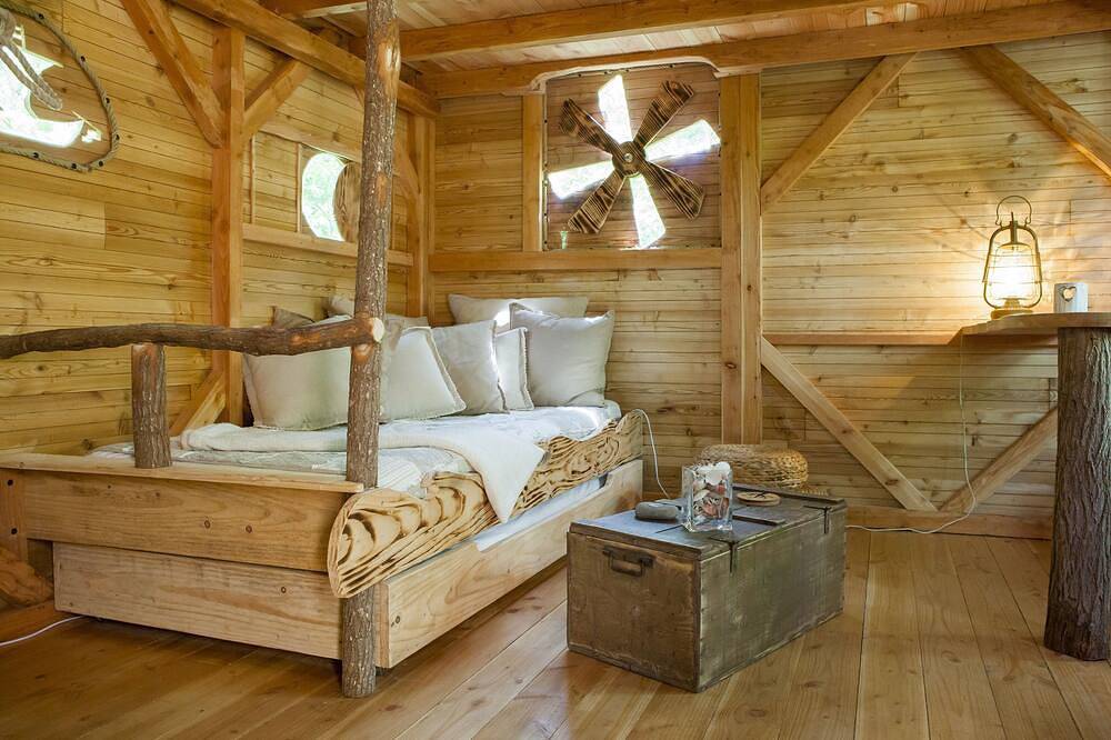 Pescador Hut: encantadora cabaña en los árboles con Spa en el Loira in La Chapelle-aux-Naux, Valle del Loira