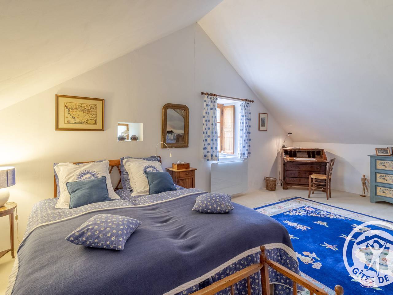 Charmante chambre au prieuré avec jardin magnifique et petit-déjeuner inclus in Saint-Georges-sur-Layon, Loire-Tal