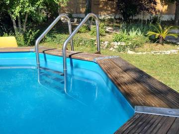 Gîte pour 6 personnes, avec balcon ainsi que jardin et piscine à Montmeyan