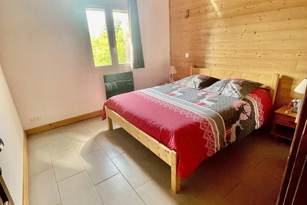 12-person chalet with pool in Saint-Jean-du-Gard, Cevenas