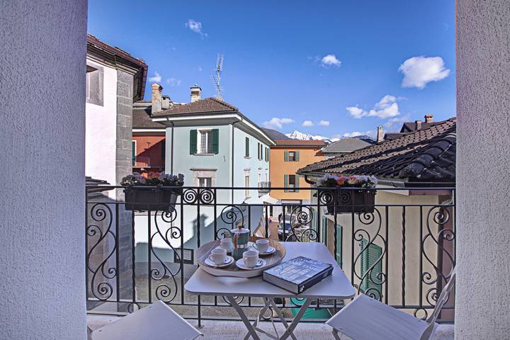 Ferienwohnung für 8 Personen, mit Seeblick und Balkon, kinderfreundlich in Ascona