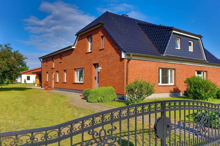 Ferienhaus für 9 Personen, mit Garten in Groß Kordshagen