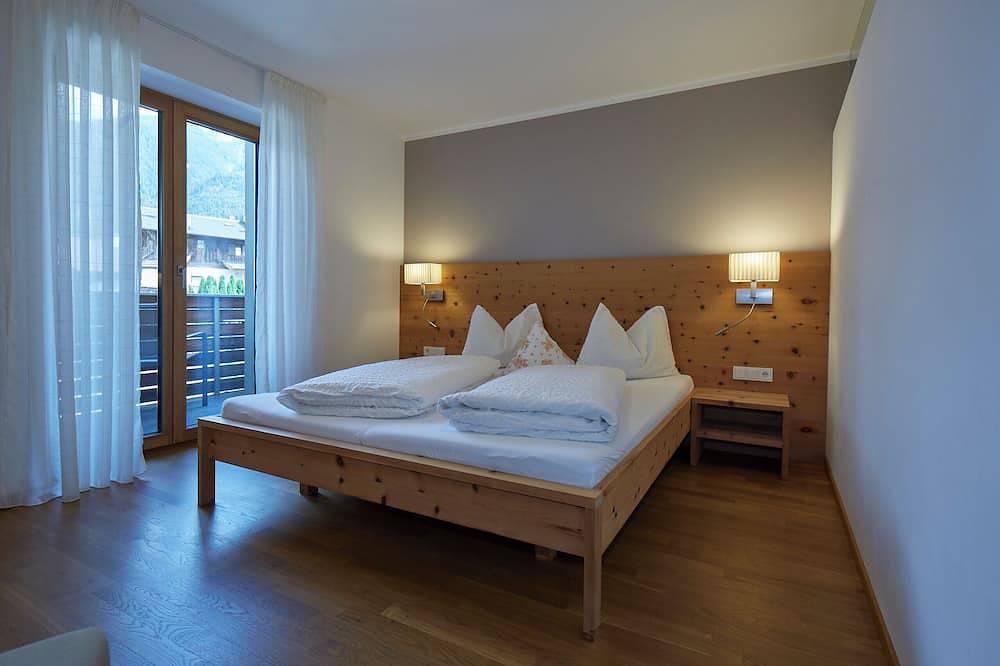 Ganze Wohnung, Apartments Schwarzlehen Idyllische Auszeit mit Bio-Pool inmitten grüner Natur in Tschirland, Naturns