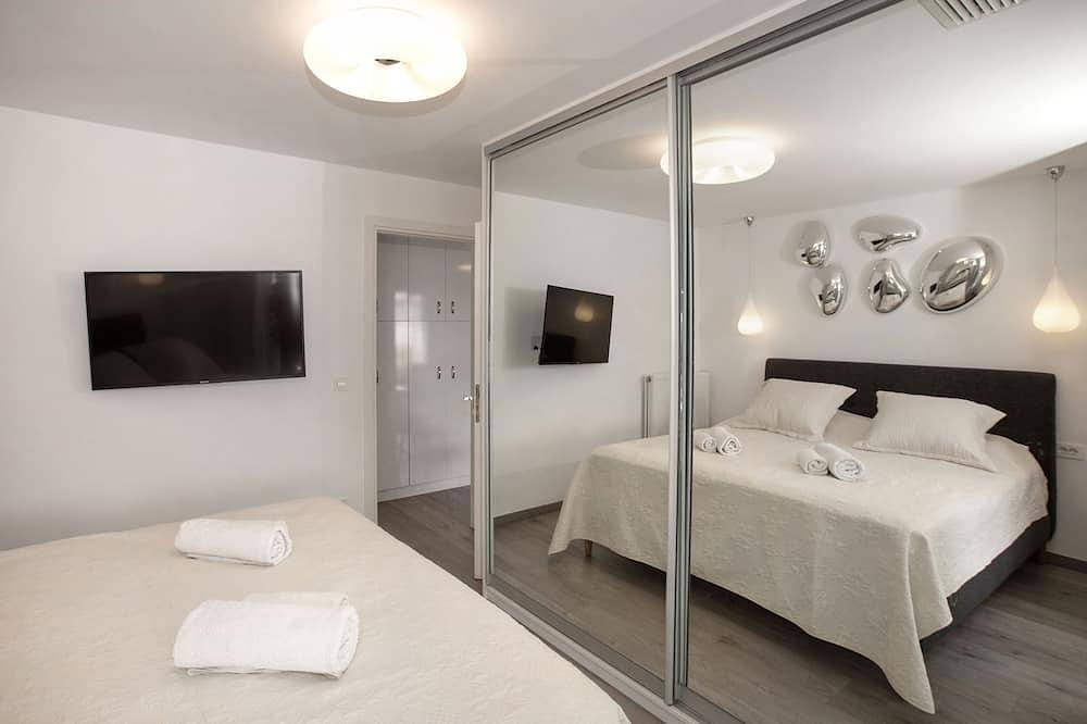 Geheel appartement, Sea view penthouse in Vari in Varkiza, Vari