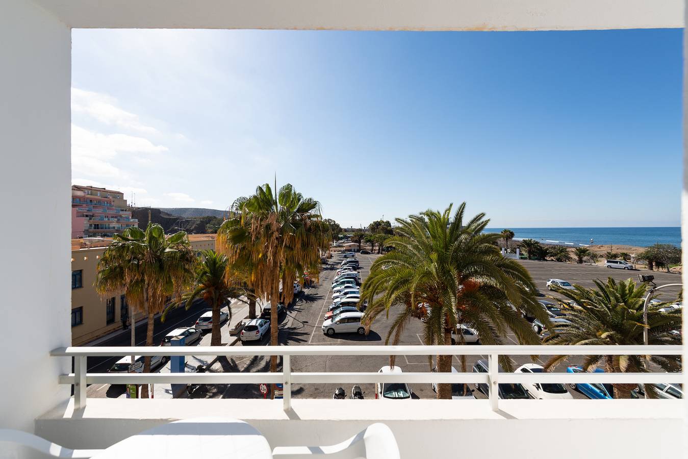 Apartamento entero, 2 min Walk to Beach - Sea Views Terrace - 1 in Arguineguín, Mogán
