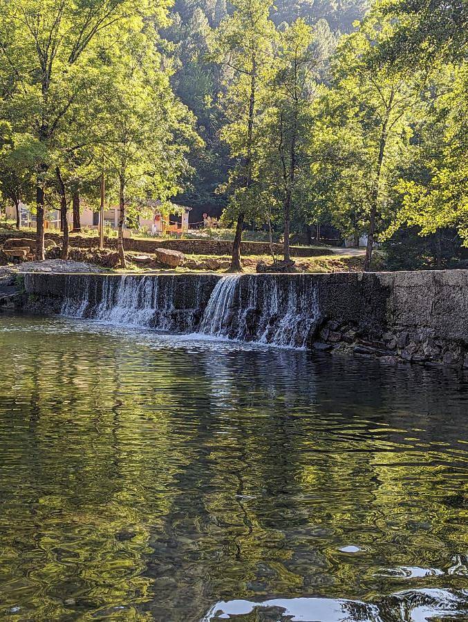Location de vacances pour 3 personnes, avec terrasse et vue, animaux acceptés à Chambon (Gard) - 3