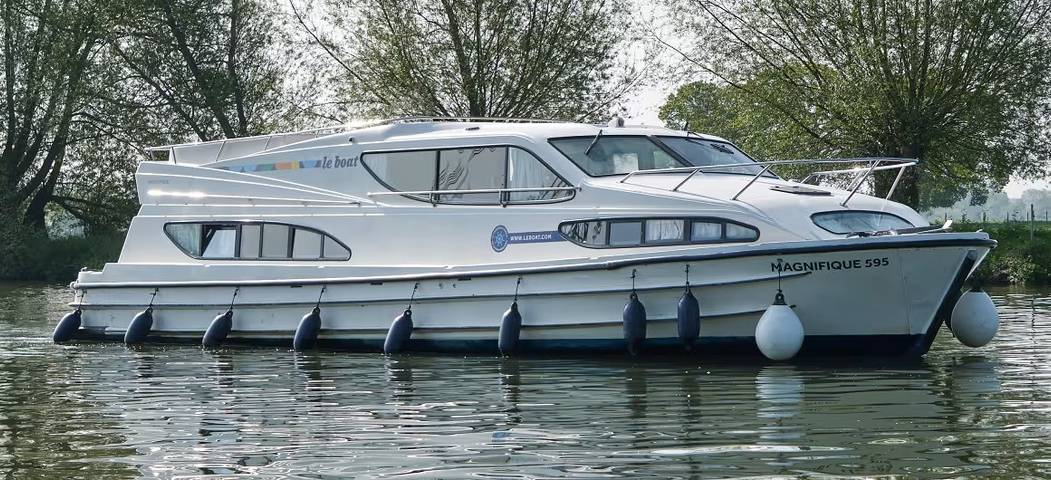 Boot für 10 Personen, mit Terrasse und Balkon/Terrasse in Burgund - 2