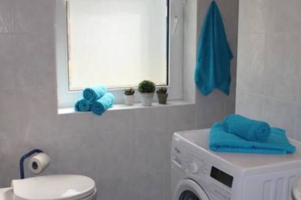 Ganze Wohnung, Appartement mit Garten, Grill und Terrasse in Parey (Brandenburg), Havelaue