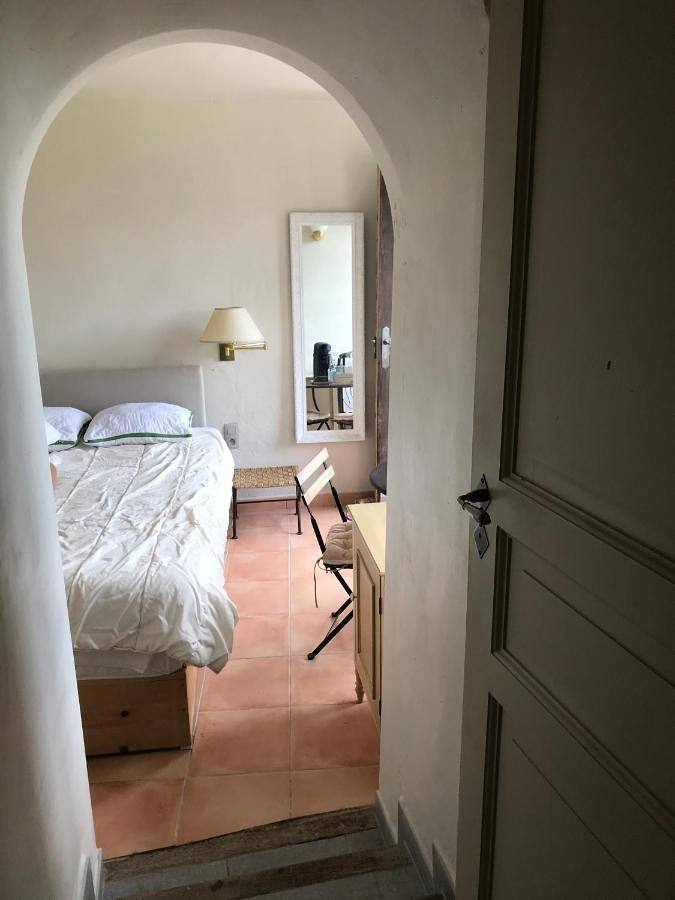 Location de vacances pour 2 personnes, avec vue ainsi que jardin et piscine, animaux acceptés à Venasque - 2