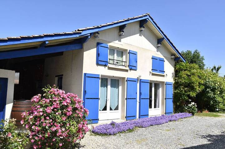 Gîte pour 4 personnes, avec jardin et terrasse à Samonac