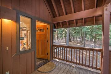 Log Cabin for 6 Guests in Truckee, Donner Lake, Picture 1