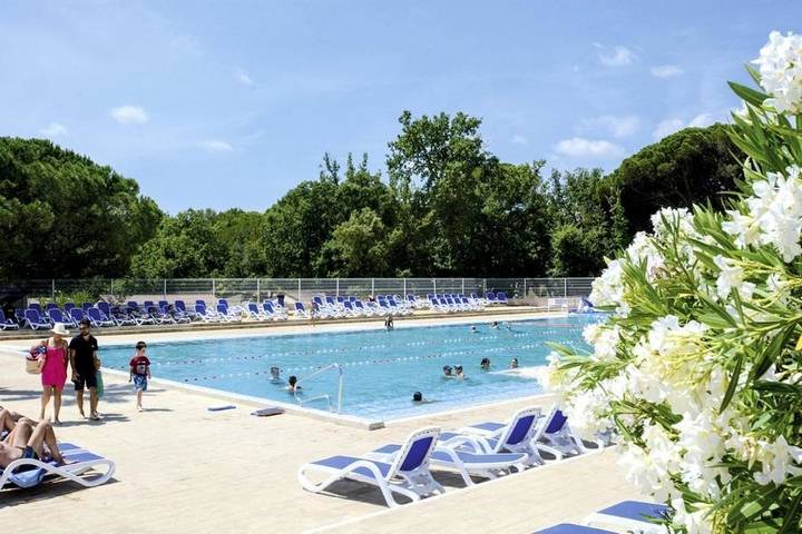 Camping pour 6 personnes, avec piscine ainsi que jardin et terrasse à Puget-sur-Argens - 2