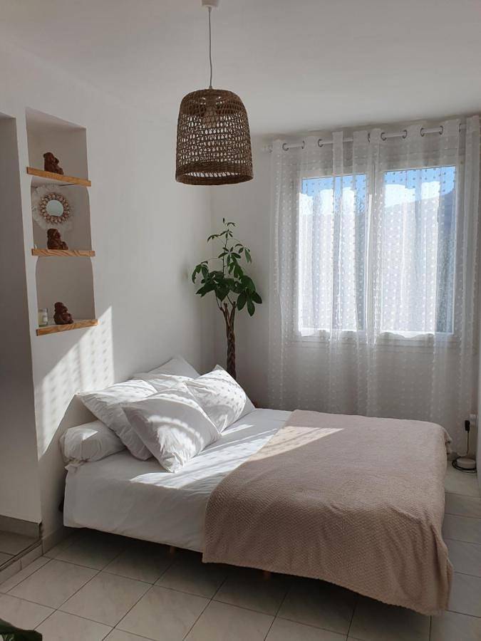 Appartement entier, Two-Bedroom Apartment in Solliès-Toucas, Côte méditerranéenne (France)