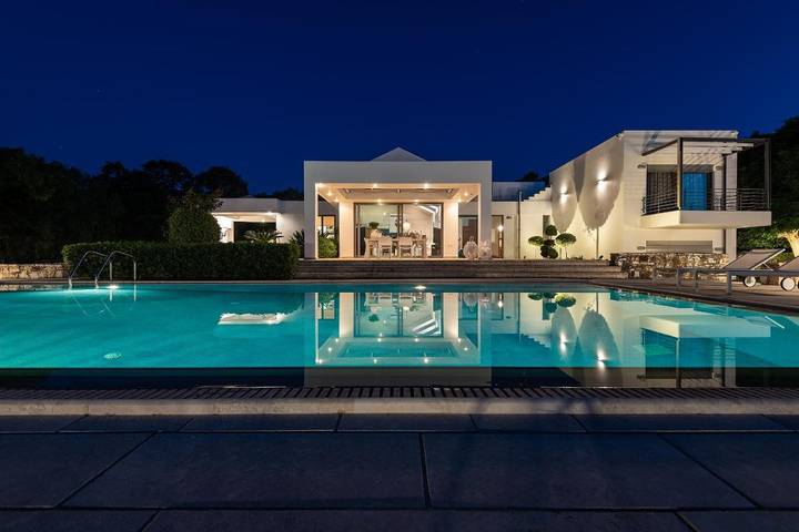 Location de vacances pour 10 personnes, avec piscine ainsi que jardin et vue dans Cos Ville - 2