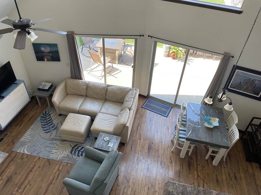 Lounge im Lake-Bridges Bay Resort mit 6 täglichen Wasserparkpässen! in Dickinson County