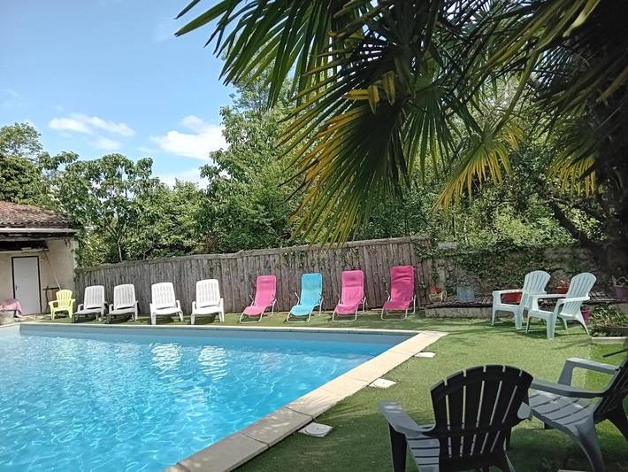 Hôtel pour 2 personnes, avec jardin ainsi que terrasse et piscine à Thueyts