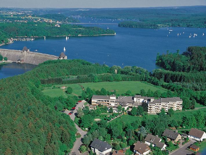 Ferien- und Bildungszentrum Heinrich-Lübke-Haus - Doppelzimmer mit Dusche und Wc in Günne, Möhnesee