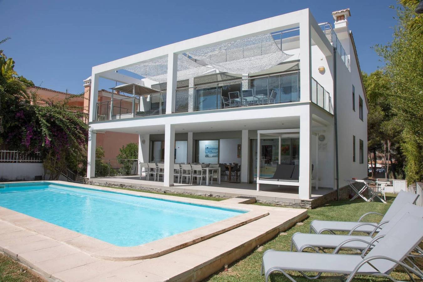 Lujosa casa de vacaciones "Gemelos" con vistas al mar, piscina y aire acondicionado in Playa de Alcúdia, Alcúdia