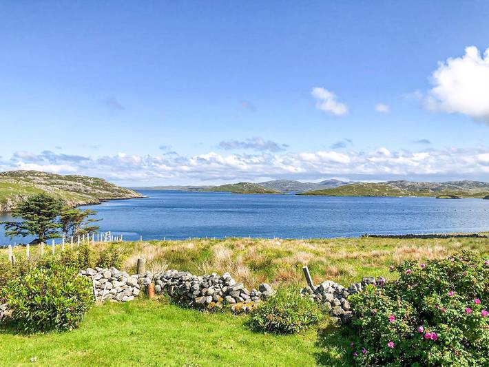 Cottage for 6 people, with Garden in Lewis and Harris