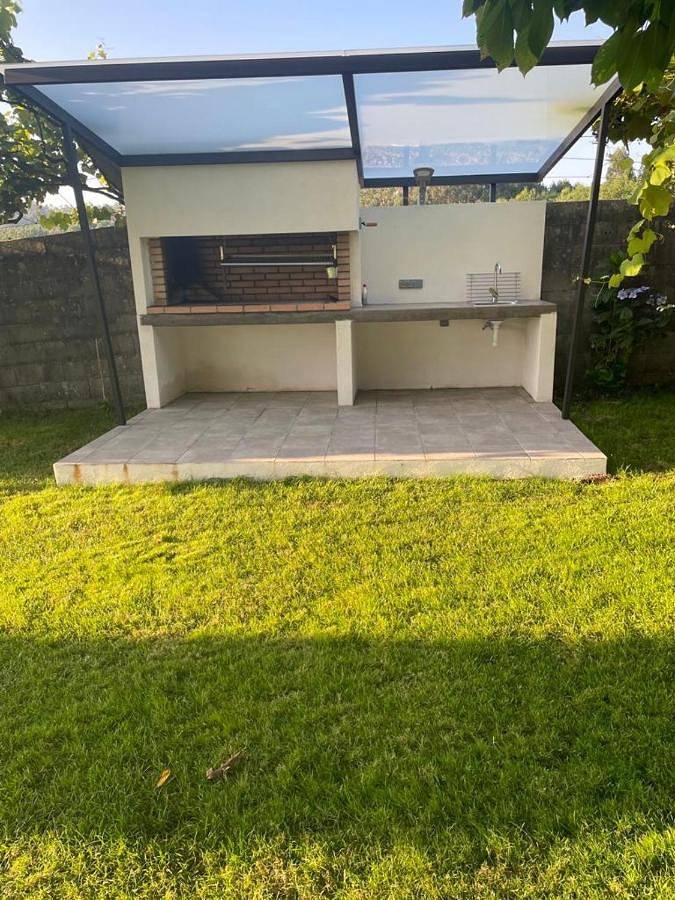 Location de vacances pour 12 personnes, avec vue et piscine ainsi que vue sur le lac et jardin à Ames - 2