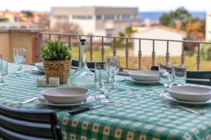 Casa vacanze "Villa Pitti" con vista mare, terrazze e Wi-Fi in Lu Bagnu, Castelsardo