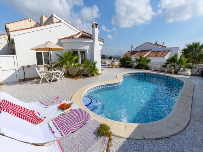 Vakantiewoning voor 6 personen, with zwembad and balkon as well as tuin, kindvriendelijk in Rojales