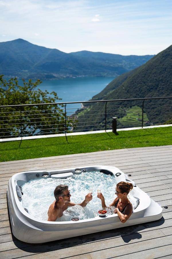 Villa per 8 persone, con giardino e sauna nonché idromassaggio in Lago d'Iseo