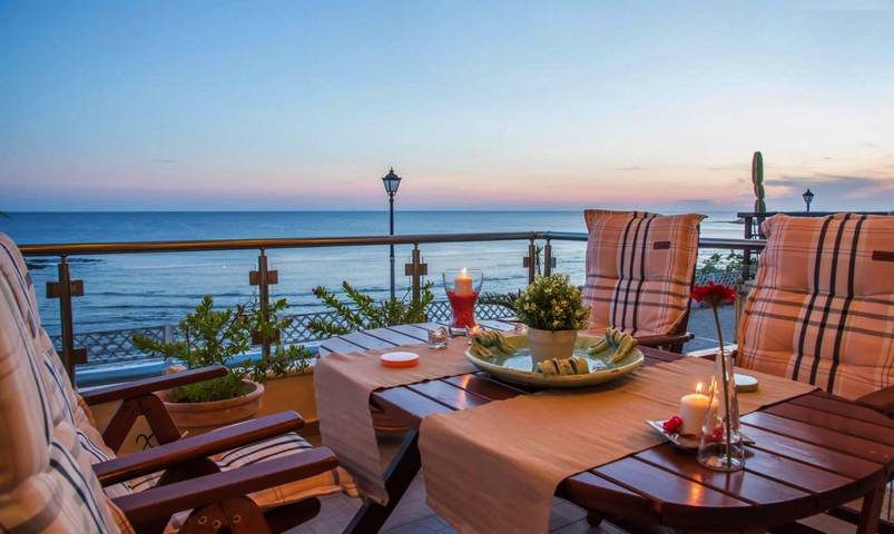 Ferienhaus für 8 Personen, mit Balkon und Terrasse sowie Garten und Ausblick