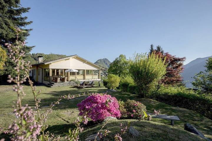 Auberge pour 22 personnes, avec Terrasse ainsi que Jardin et Piscine à Lugano