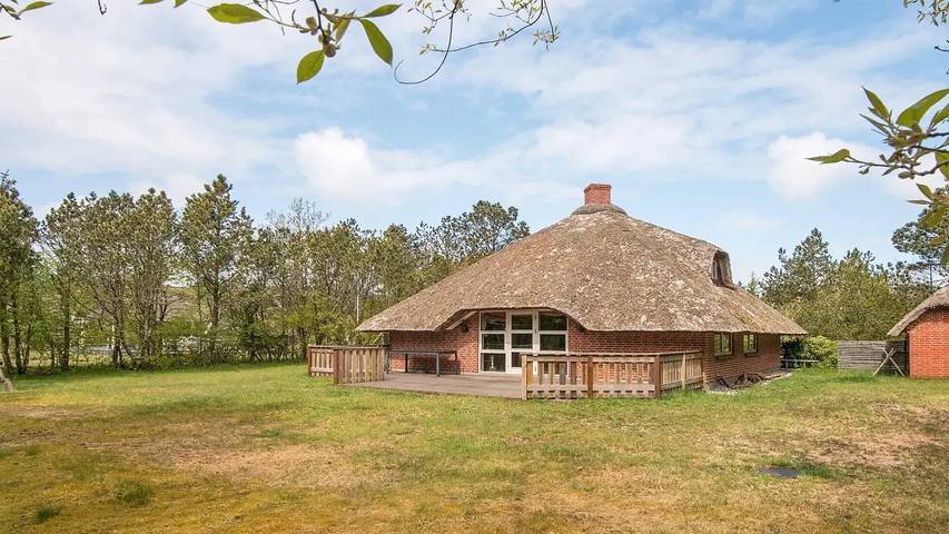 Ferienhaus für 9 Personen, mit Whirlpool und Sauna sowie Terrasse in Houstrup Strand