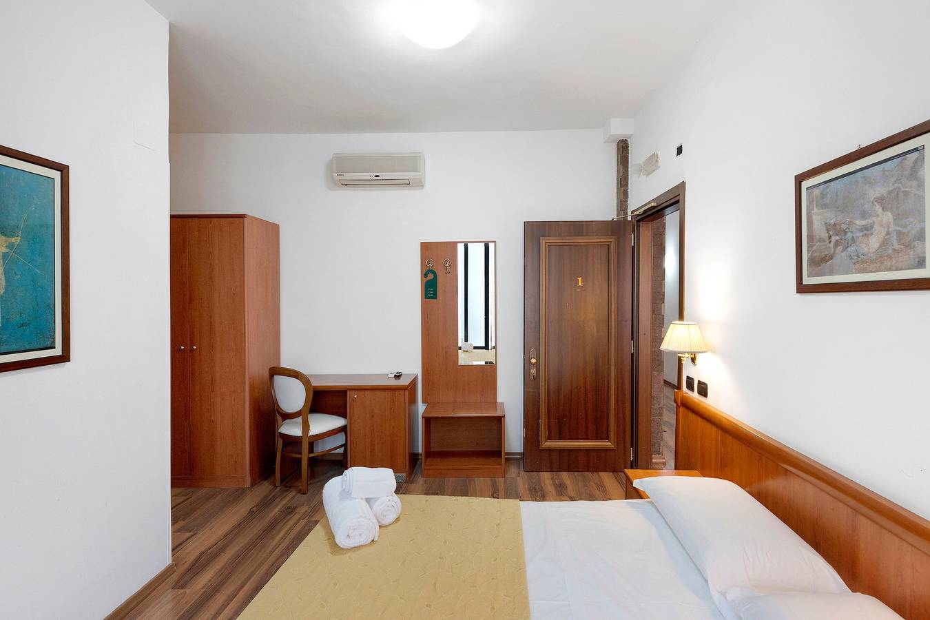 Bed and Breakfast H Pompeii Ruiins - Habitación Doble Estándar 6 in Pompeya (Nápoles), Parque nacional del Vesubio