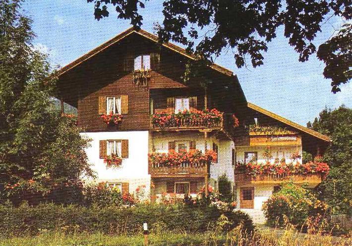 Hütte für 4 Personen, mit Balkon und Garten, kinderfreundlich in Reit im Winkl - 2