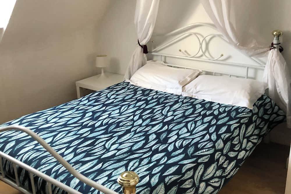 Grand Gîte Familiale au Coeur des Côtes Darmor in Ploumagoar, Guingamp Region