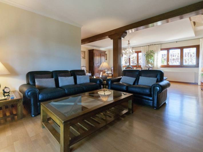 Casa rural para 8 personas, con Balcón/Terraza y Terraza además de Jardín y Piscina en Figueras - 2