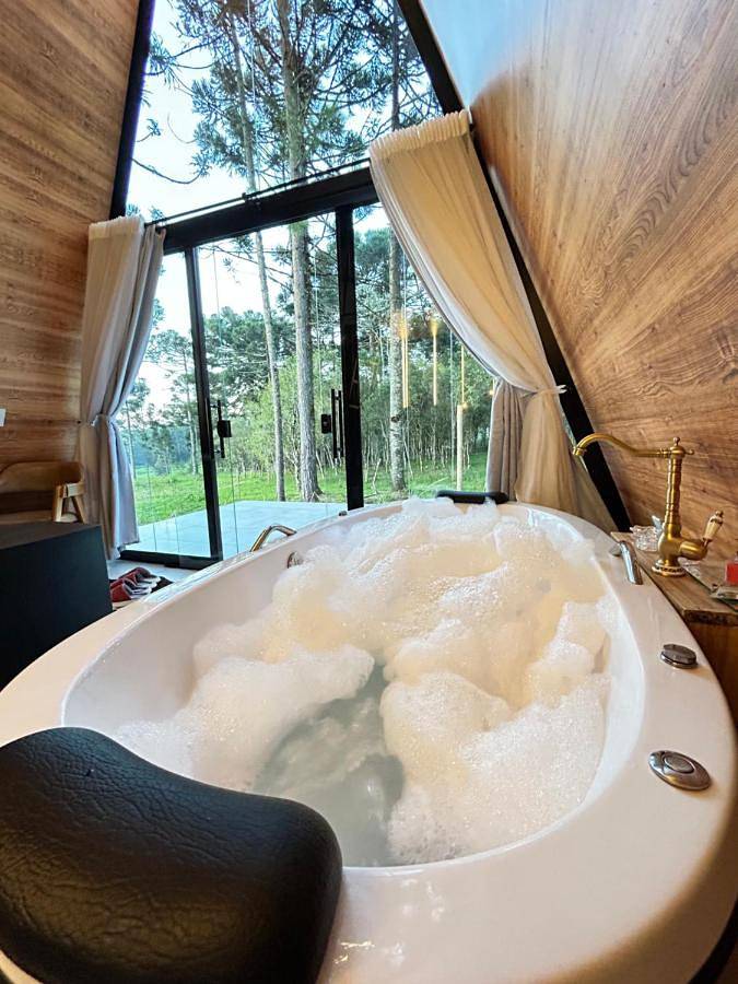 Villa para 2 pessoas, com jacuzzi e jardim em Cambará do Sul