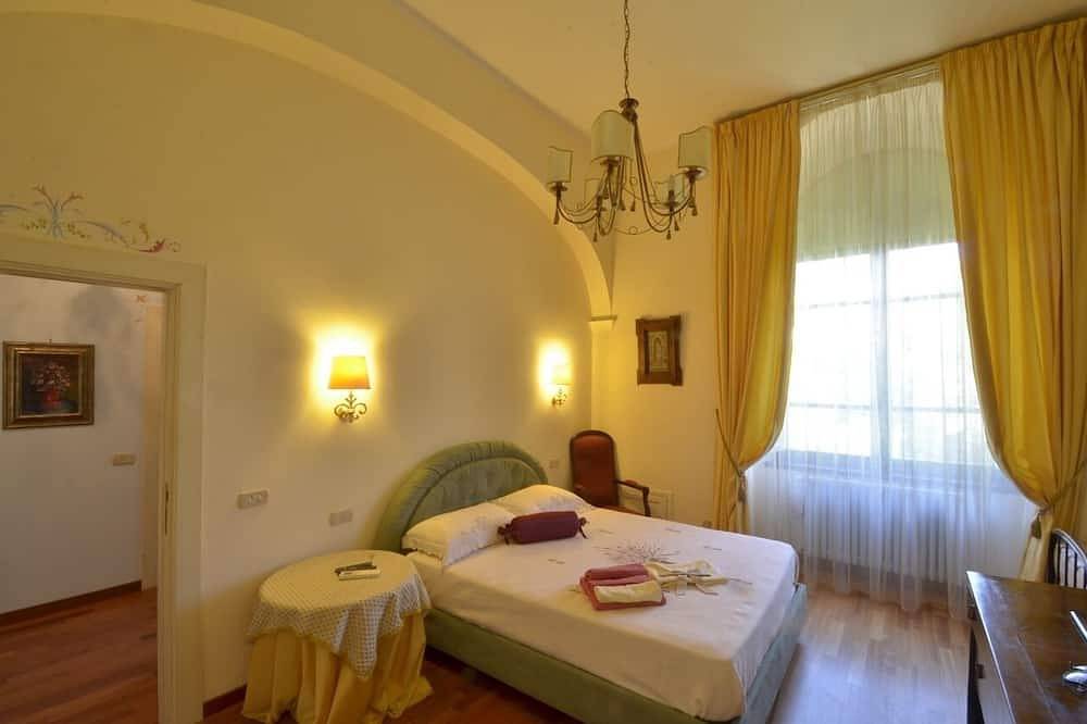 Ganze Wohnung, Casa Antica ed Elegante in Pieno Centro Storico in Arpino, Frosinone Provinz